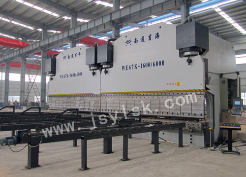 雙(shuāng)機聯動(dong)折彎機(jī)