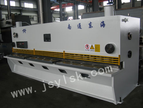 QC11Y-10*4000液壓閘(zhá)式剪闆(pǎn)機