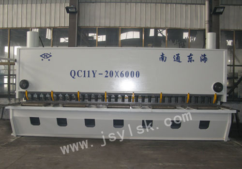 QC11Y-20*6000液(ye)壓閘式(shì)剪闆機(ji)