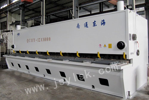 QC11Y-12*8000液(yè)壓閘式(shi)剪闆機(jī)
