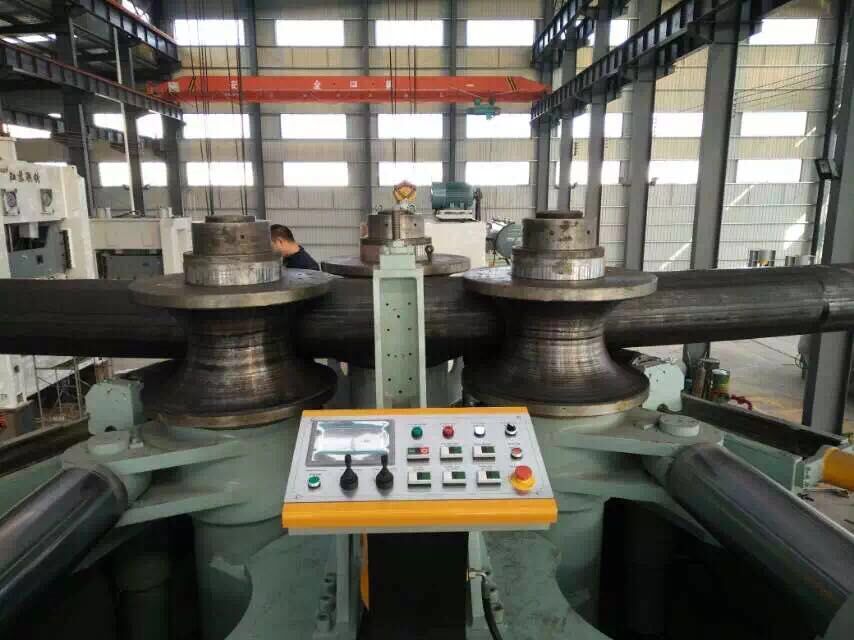 世(shi)界最大(dà)的型材(cái)彎曲機(jī)