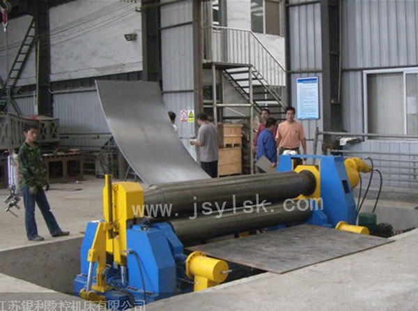 水平下調式卷闆(pan)機