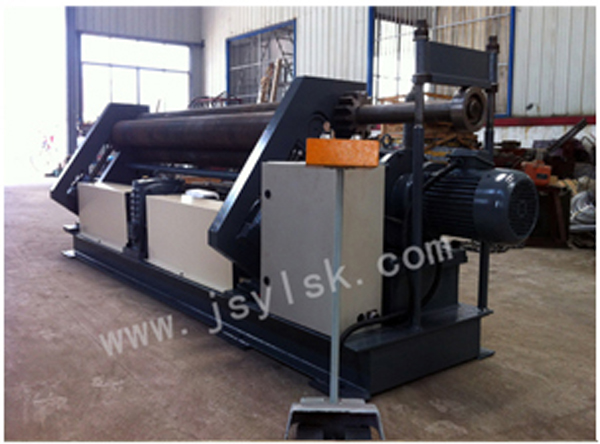 機械三(san)輥非對(dui)稱式卷(juàn)闆機