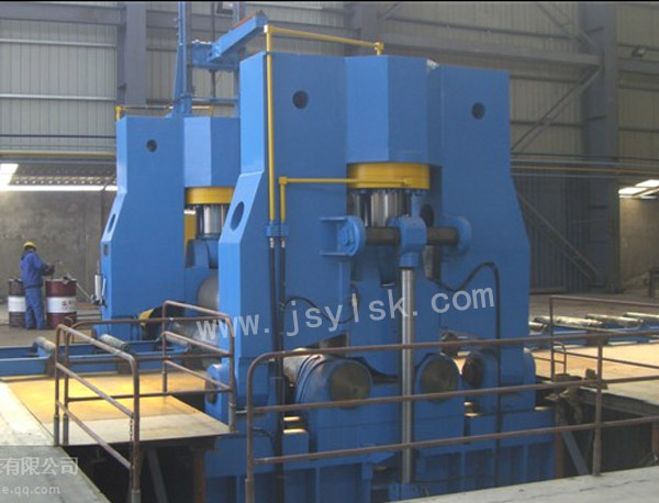 大型上輥萬能(neng)式卷闆機