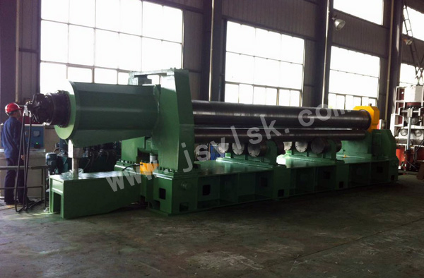 水平下(xià)調式卷(juan)闆機