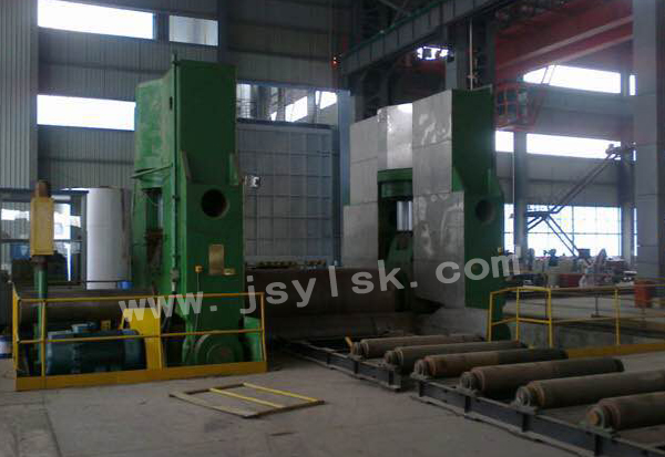 大型上(shàng)輥萬能式卷闆(pǎn)機