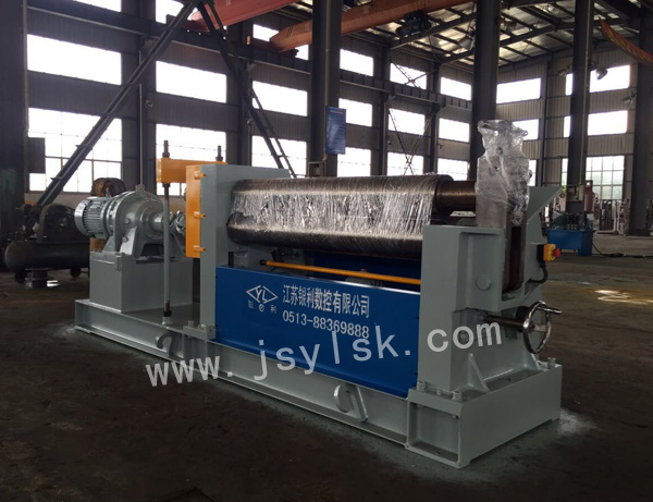 機械(xie)三輥非(fēi)對稱式(shi)卷闆機(jī)