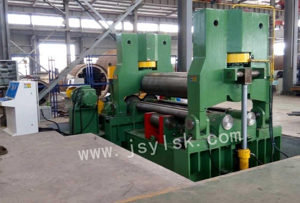 中小型(xing)上輥萬能(neng)式卷闆機(jī)