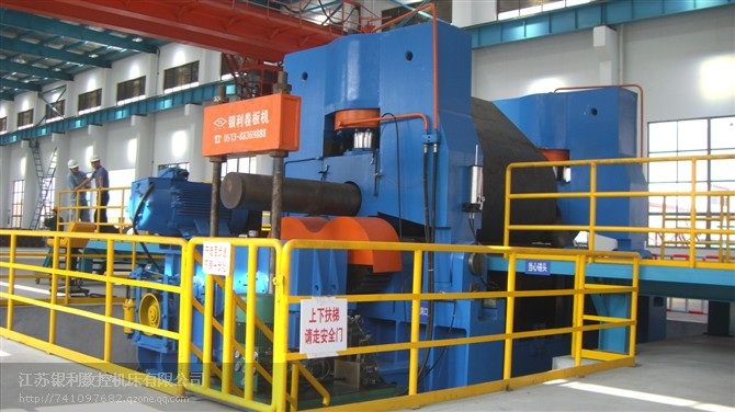 大型上(shang)輥萬能式卷闆(pǎn)機