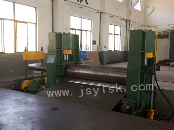 中(zhong)小型上輥萬能式(shi)卷闆機