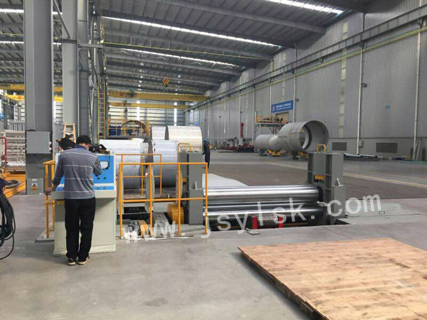 中小型(xing)上輥萬能式卷闆(pan)機