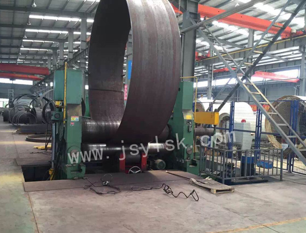 中(zhong)小型上輥(gun)萬能式卷(juàn)闆機