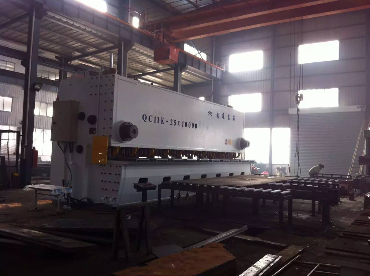 大型剪闆(pǎn)機