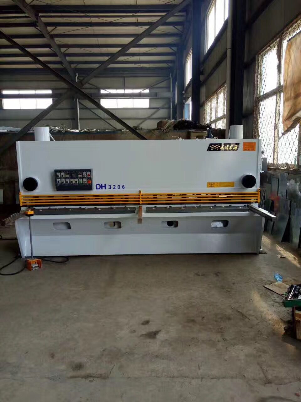 南通東(dong)海機床制(zhi)造集團剪(jiǎn)闆機折彎(wān)機客戶使(shǐ)用案例