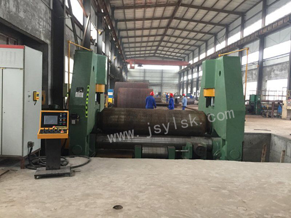 大(da)型上輥萬能式卷(juàn)闆機