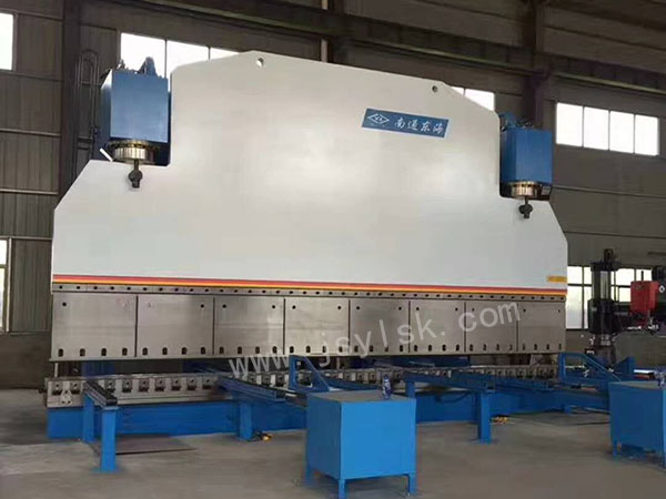 WE67K-1600/8000大型折彎(wan)機