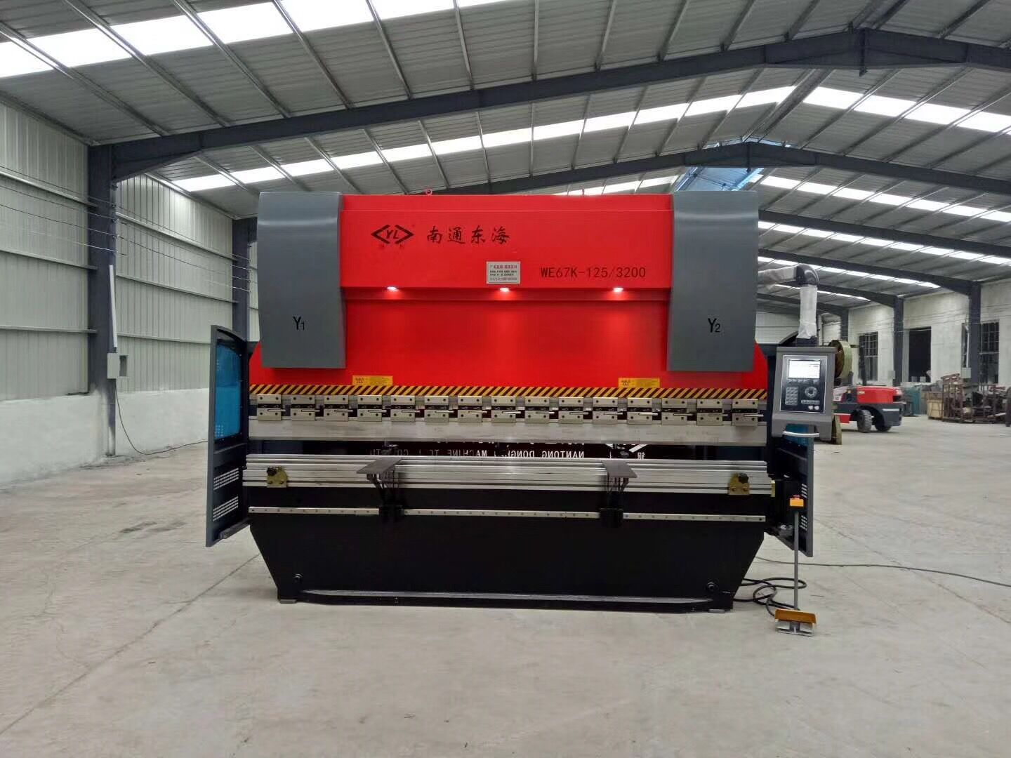 WE67K-125/3200數控(kong)折彎機