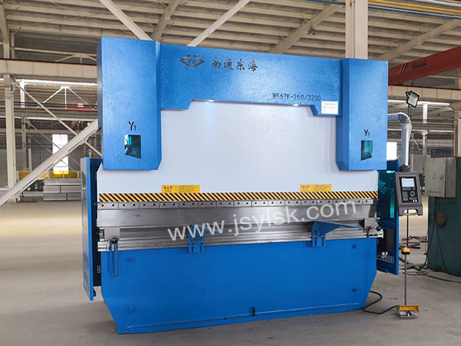 WE67K-250/3200數控折彎機(ji)