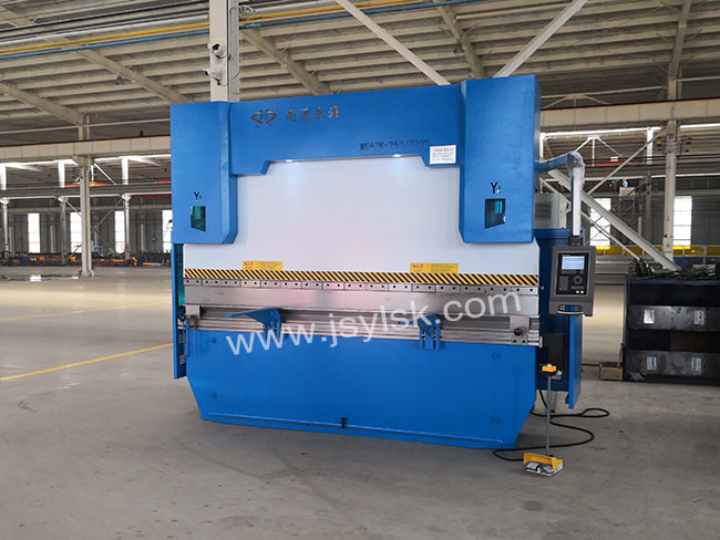 WE67K-250/3200數(shù)控折彎機