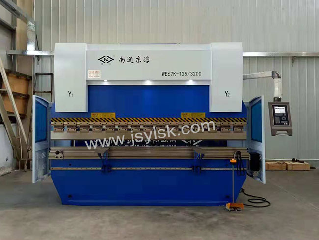 WE67K-125/3200數控折(she)彎機
