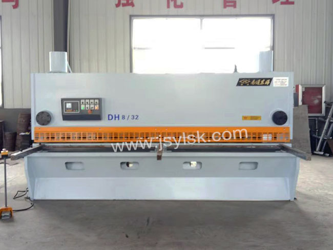 QC11Y-8*3200液壓剪闆機
