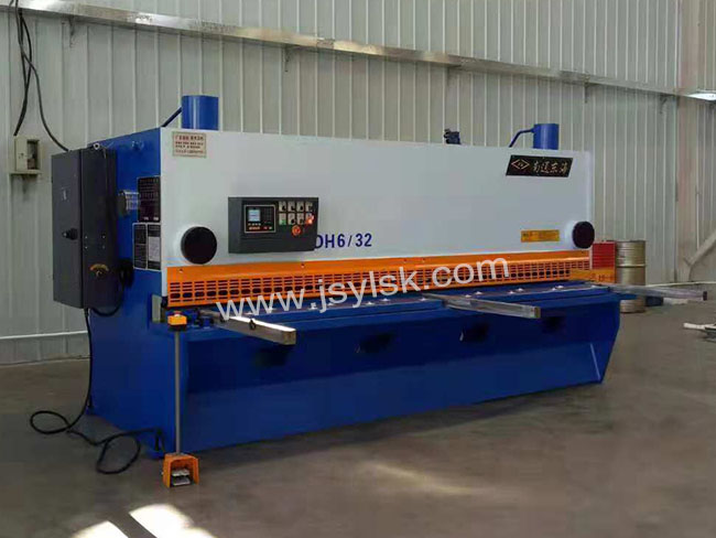 QC11Y-6*3200液(ye)壓剪闆機