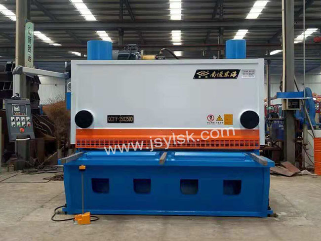 QC11Y-25*2500液壓剪闆(pǎn)機