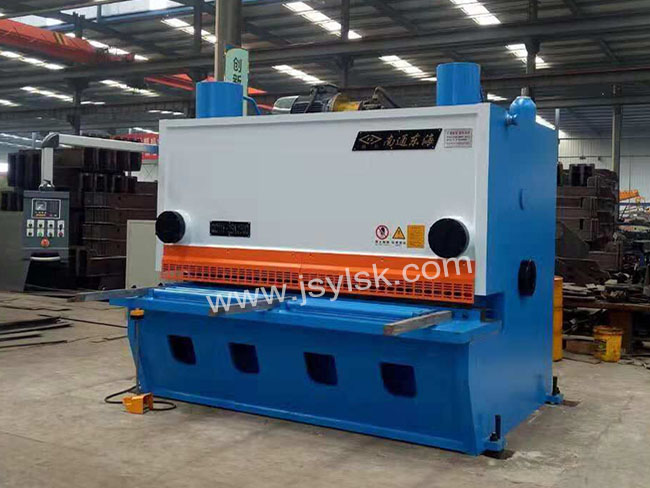 QC11Y-25*2500液壓剪(jian)闆機